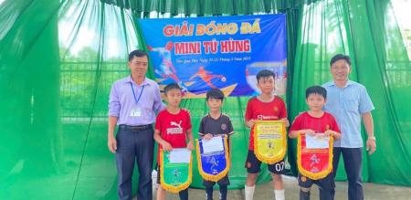 GIẢI BÓNG ĐÁ MINI TỨ HÙNG NĂM 2025 CHÀO MỪNG KỶ NIỆM 50 NĂM NGÀY GIẢI PHÓNG MIỀN NAM, THỐNG NHẤT ĐẤT NƯỚC (30/4/1975 – 30/4/2025) VÀ 135 NĂM NGÀY SINH CHỦ TỊCH HỒ CHÍ MINH (19/5/1890 – 19/5/2025). GIẢI BÓNG ĐÁ MINI TỨ HÙNG NĂM 2025 CHÀO MỪNG KỶ NIỆM 50 NĂM NGÀY GIẢI PHÓNG MIỀN NAM, THỐNG NHẤT ĐẤT NƯỚC (30/4/1975 – 30/4/2025) VÀ 135 NĂM NGÀY SINH CHỦ TỊCH HỒ CHÍ MINH (19/5/1890 – 19/5/2025).